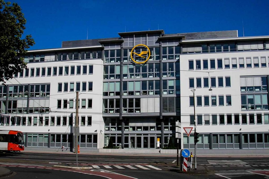 Lufthansa Konzernzentrale Köln (Foto: G. Friedrich wikimedia.org)